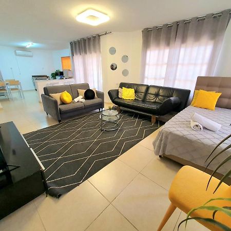 Barak Royal Suites 20 Garden Jacuzzi - ג'קוזי בחצר Eilat Bagian luar foto