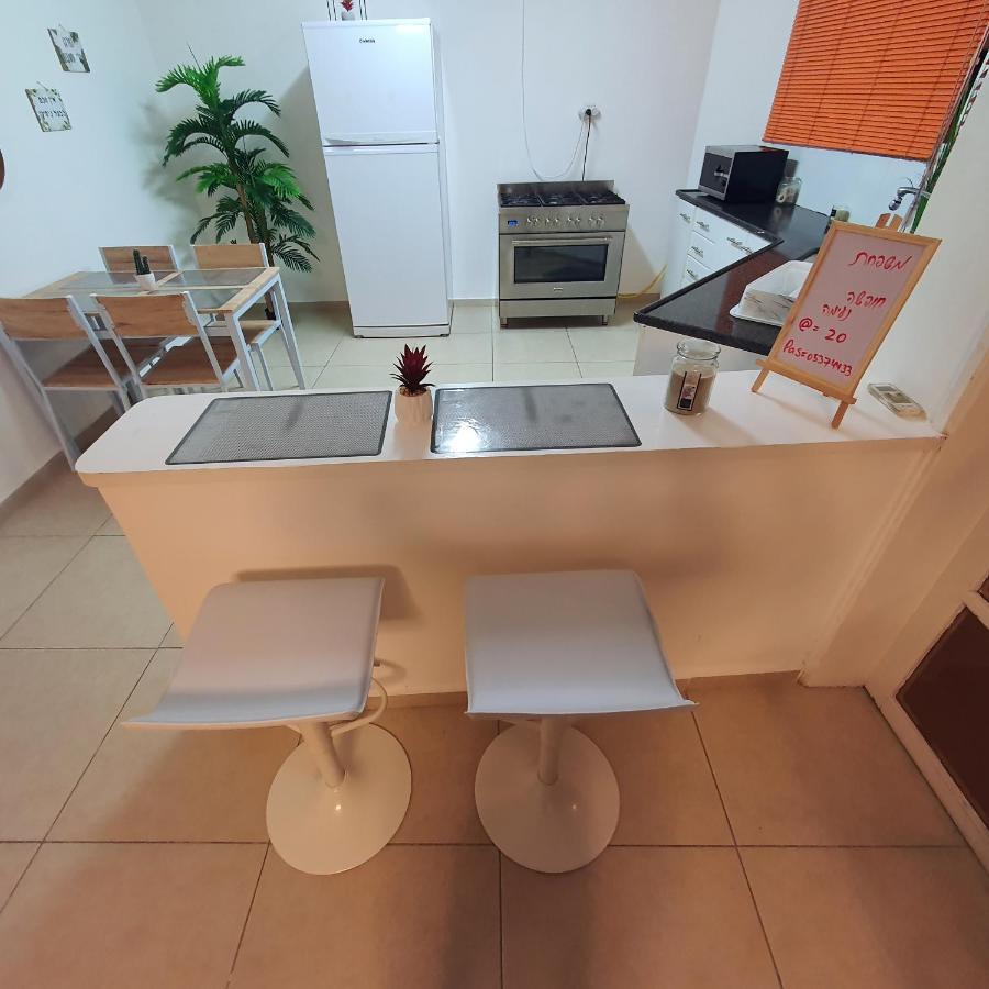 Barak Royal Suites 20 Garden Jacuzzi - ג'קוזי בחצר Eilat Bagian luar foto