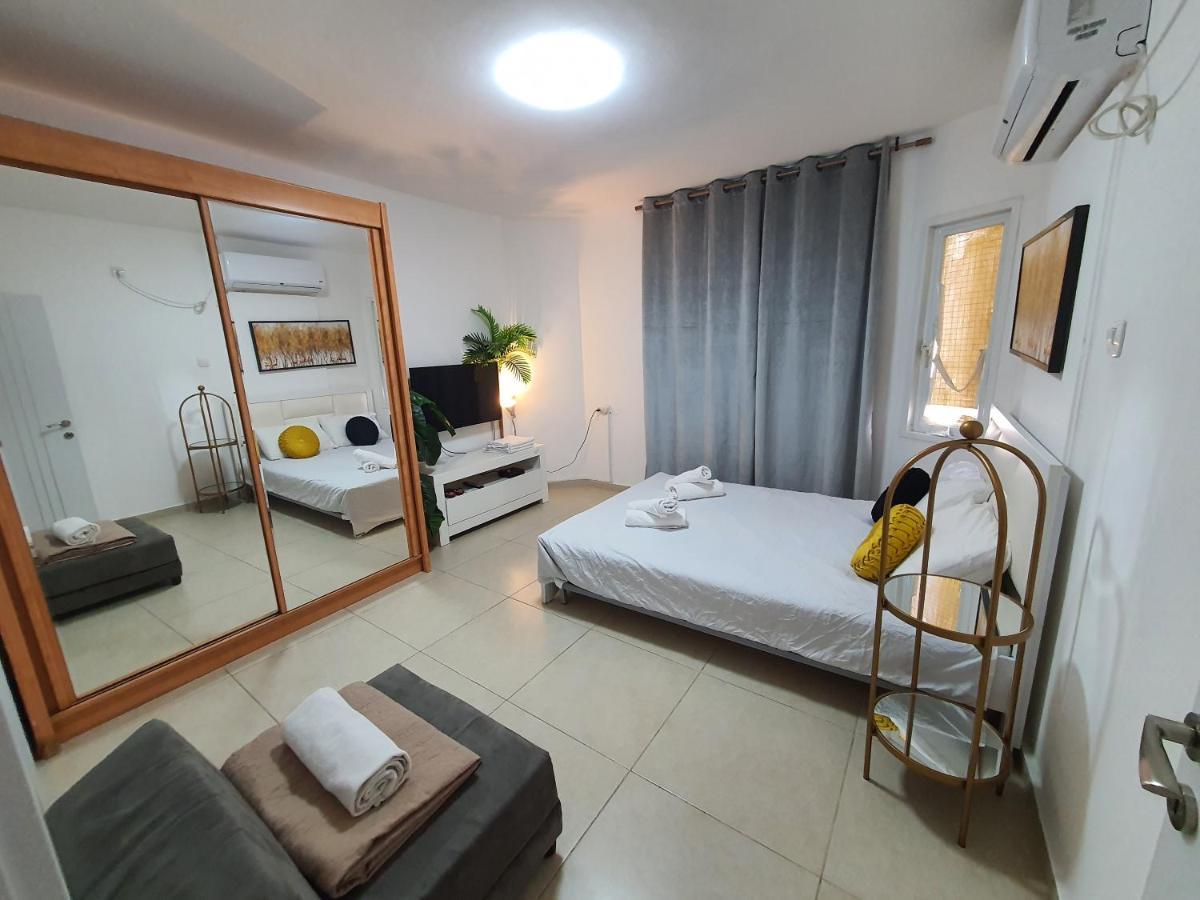 Barak Royal Suites 20 Garden Jacuzzi - ג'קוזי בחצר Eilat Bagian luar foto