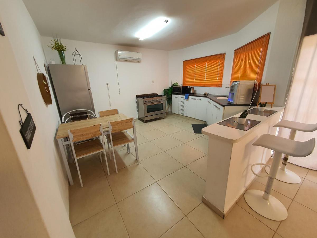 Barak Royal Suites 20 Garden Jacuzzi - ג'קוזי בחצר Eilat Bagian luar foto